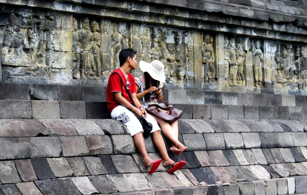 couple, boy, girl, sitting, resting, persons, java, indonesian, budha, buddhist, buddhist temple, temple, stupa, stone, history, world heritage, architecture, old buildings, stone foundation, heritage, historical, building, landmark, gray history, indonesian, budha, budha, budha, budha, budha